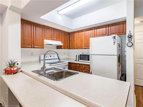 2079-3045 Finch Avenue W, North York, ON - Indoor Photo Showing Kitchen