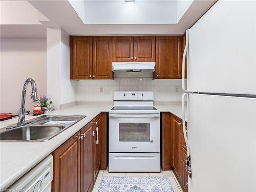 2079-3045 Finch Avenue W, North York, ON - Indoor Photo Showing Kitchen With Double Sink