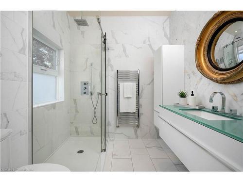 169 Chebucto Drive, Oakville, ON - Indoor Photo Showing Bathroom