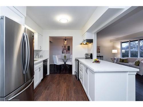 685 Vine Street, St. Catharines, ON - Indoor Photo Showing Kitchen