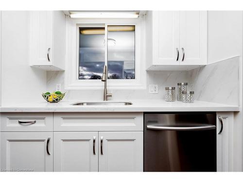 685 Vine Street, St. Catharines, ON - Indoor Photo Showing Kitchen