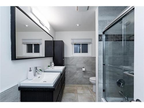 685 Vine Street, St. Catharines, ON - Indoor Photo Showing Bathroom