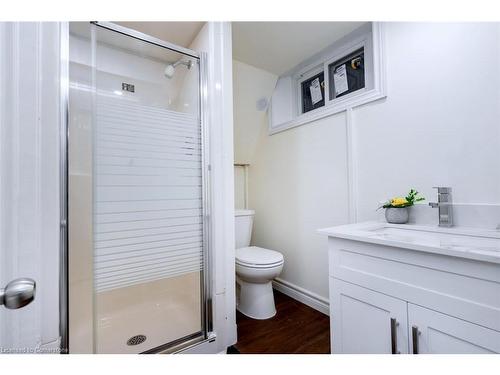 685 Vine Street, St. Catharines, ON - Indoor Photo Showing Bathroom