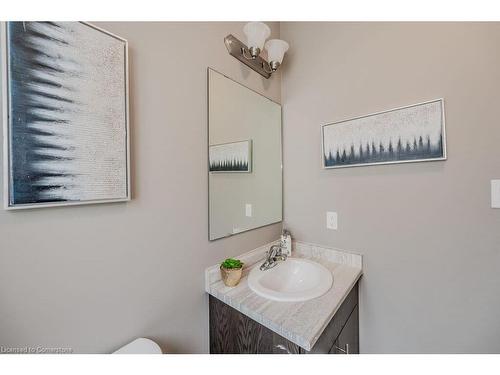 913 River Ridge Court Court, Kitchener, ON - Indoor Photo Showing Bathroom