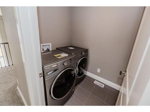 913 River Ridge Court Court, Kitchener, ON - Indoor Photo Showing Laundry Room