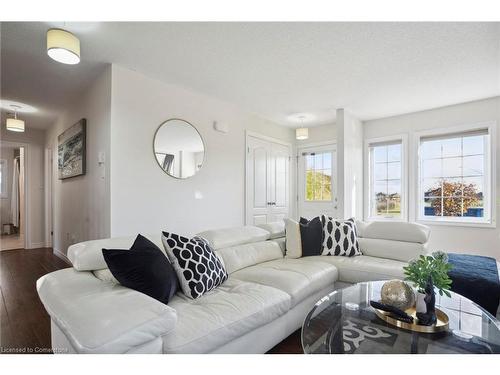 24 Pollard Street, Norwich, ON - Indoor Photo Showing Living Room