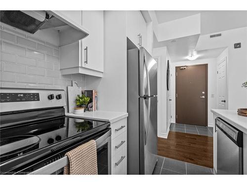 307-215 Broadway Street, Mississauga, ON - Indoor Photo Showing Kitchen With Stainless Steel Kitchen