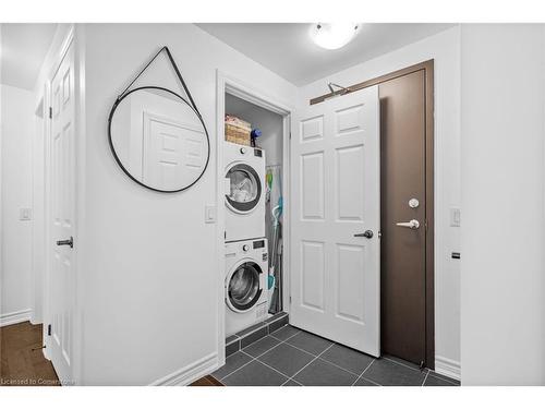 307-215 Broadway Street, Mississauga, ON - Indoor Photo Showing Laundry Room