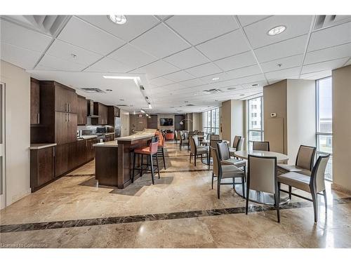 601-360 Pearl Street, Burlington, ON - Indoor Photo Showing Dining Room