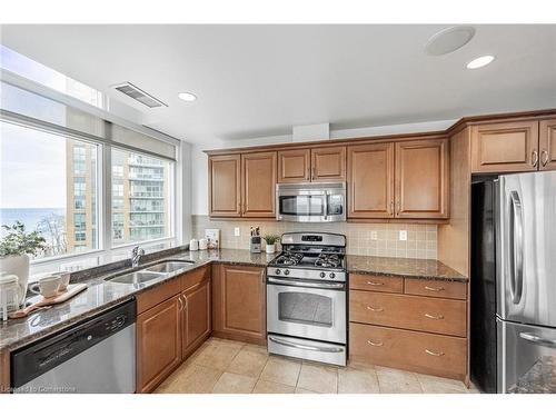 601-360 Pearl Street, Burlington, ON - Indoor Photo Showing Kitchen With Double Sink