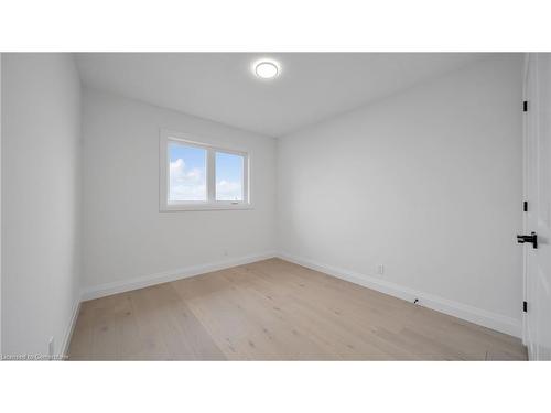 9-242 Mount Pleasant St Street, Brantford, ON - Indoor Photo Showing Other Room