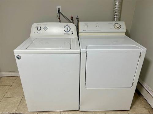 106 St. David'S Rd Road, St. Catharines, ON - Indoor Photo Showing Laundry Room