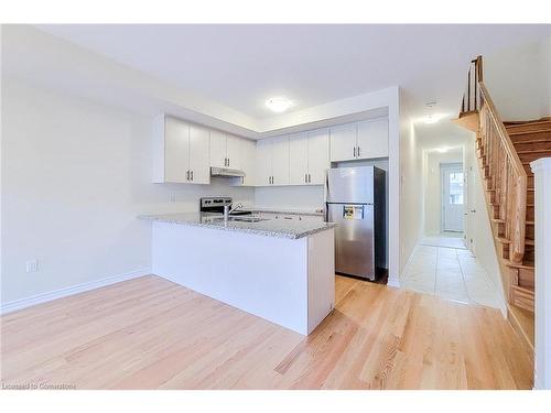 1421 Oakmont Common, Burlington, ON - Indoor Photo Showing Kitchen With Stainless Steel Kitchen With Double Sink