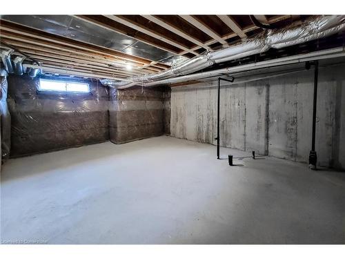 1421 Oakmont Common, Burlington, ON - Indoor Photo Showing Basement