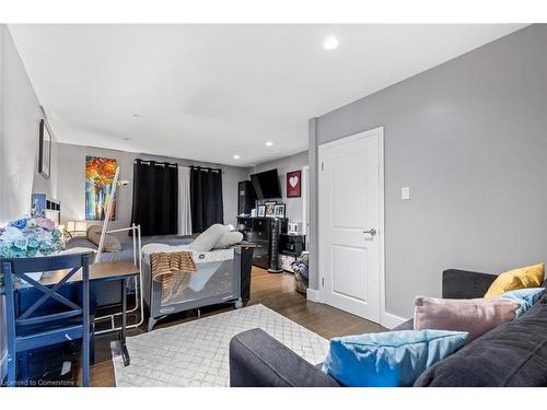 489 Chiddington Avenue, London, ON - Indoor Photo Showing Living Room