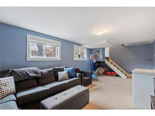 489 Chiddington Avenue, London, ON - Indoor Photo Showing Living Room