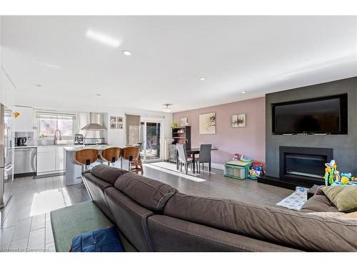 489 Chiddington Avenue, London, ON - Indoor Photo Showing Living Room With Fireplace