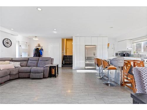 489 Chiddington Avenue, London, ON - Indoor Photo Showing Living Room