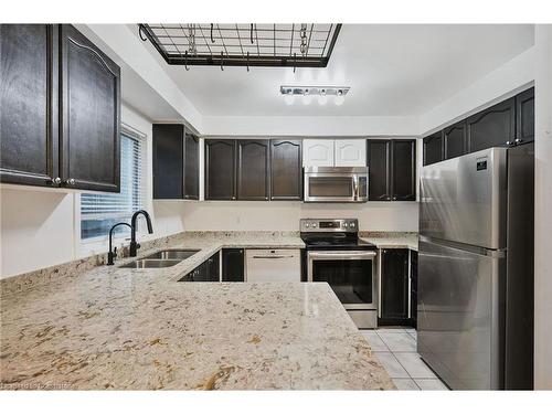 6 Wellington Avenue E, Oshawa, ON - Indoor Photo Showing Kitchen With Double Sink