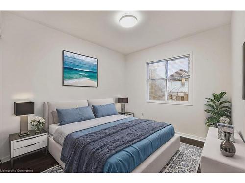 6 Wellington Avenue E, Oshawa, ON - Indoor Photo Showing Bedroom