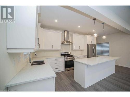 182 Byers Street, London, ON - Indoor Photo Showing Kitchen With Double Sink