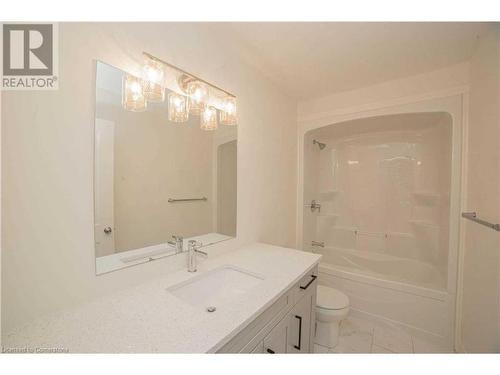 182 Byers Street, London, ON - Indoor Photo Showing Bathroom