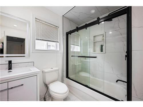 105 Joshua Road, Orangeville, ON - Indoor Photo Showing Bathroom