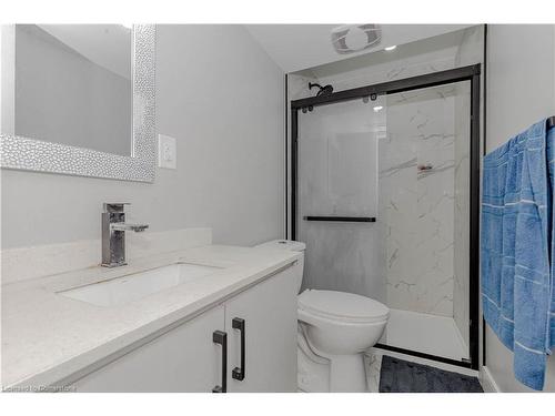 238 Sedgewood Street, Kitchener, ON - Indoor Photo Showing Bathroom