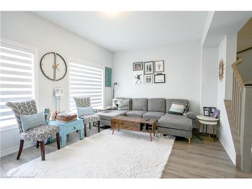 5-314 Equestrian Way, Cambridge, ON - Indoor Photo Showing Living Room