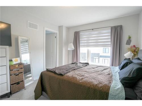 5-314 Equestrian Way, Cambridge, ON - Indoor Photo Showing Bedroom