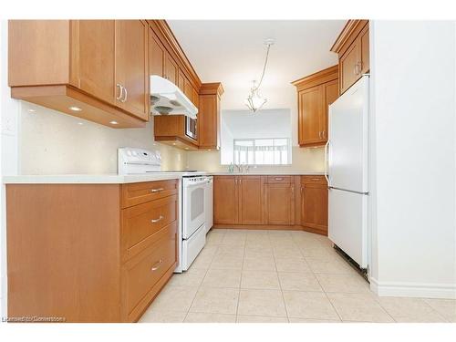 827-25 Austin Drive, Markham, ON - Indoor Photo Showing Kitchen