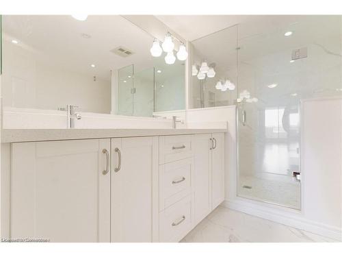 827-25 Austin Drive, Markham, ON - Indoor Photo Showing Bathroom