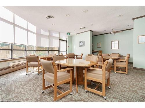 827-25 Austin Drive, Markham, ON - Indoor Photo Showing Dining Room