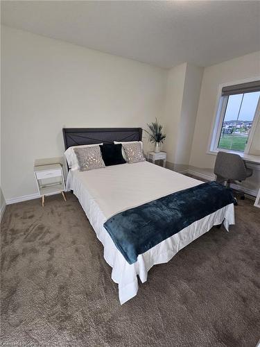 60 Witteveen Drive, Brantford, ON - Indoor Photo Showing Bedroom