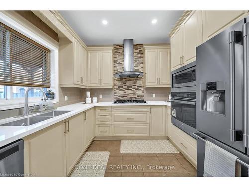 21 Bellagio Avenue, Hamilton, ON - Indoor Photo Showing Kitchen With Stainless Steel Kitchen With Double Sink