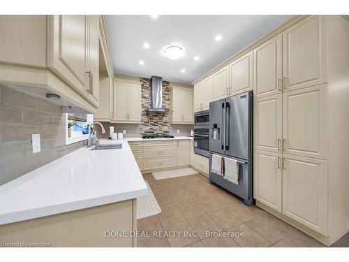 21 Bellagio Avenue, Hamilton, ON - Indoor Photo Showing Kitchen With Stainless Steel Kitchen