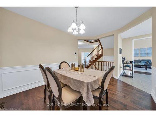 21 Bellagio Avenue, Hamilton, ON - Indoor Photo Showing Dining Room