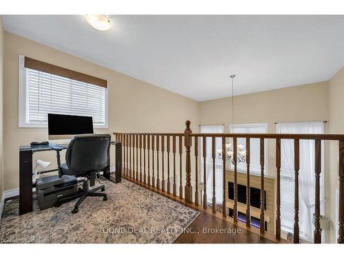 21 Bellagio Avenue, Hamilton, ON - Indoor Photo Showing Other Room