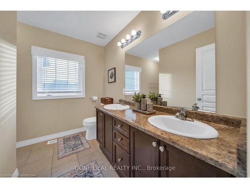 21 Bellagio Avenue, Hamilton, ON - Indoor Photo Showing Bathroom