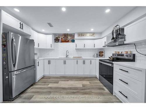 21 Bellagio Avenue, Hamilton, ON - Indoor Photo Showing Kitchen With Stainless Steel Kitchen With Upgraded Kitchen