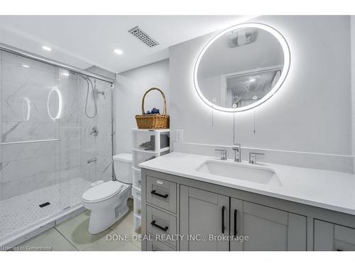 21 Bellagio Avenue, Hamilton, ON - Indoor Photo Showing Bathroom