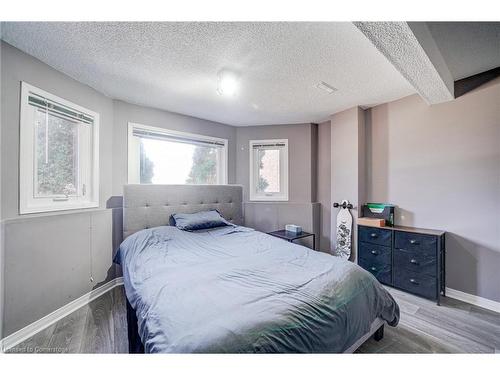 Bsmt-15 Ferguson Drive, Barrie, ON - Indoor Photo Showing Bedroom