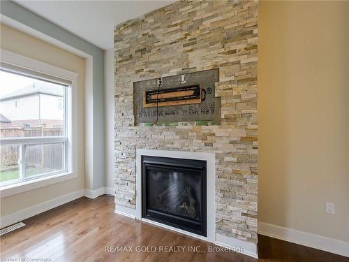 90 Laverty Crescent, Orangeville, ON - Indoor Photo Showing Living Room With Fireplace