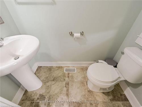 90 Laverty Crescent, Orangeville, ON - Indoor Photo Showing Bathroom