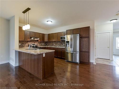 90 Laverty Crescent, Orangeville, ON - Indoor Photo Showing Kitchen With Upgraded Kitchen