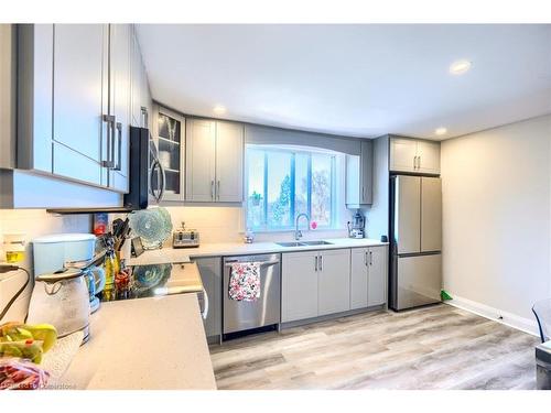 18 Ewing Street, Georgetown, ON - Indoor Photo Showing Kitchen