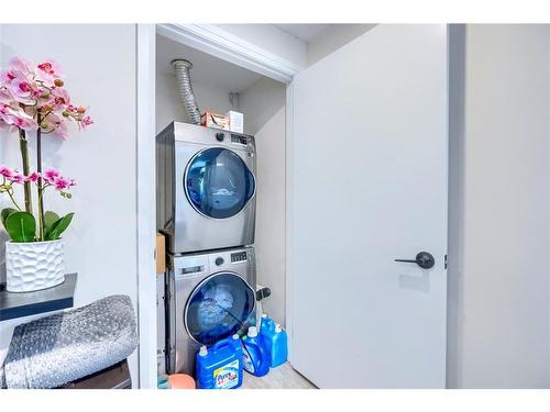 18 Ewing Street, Georgetown, ON - Indoor Photo Showing Laundry Room