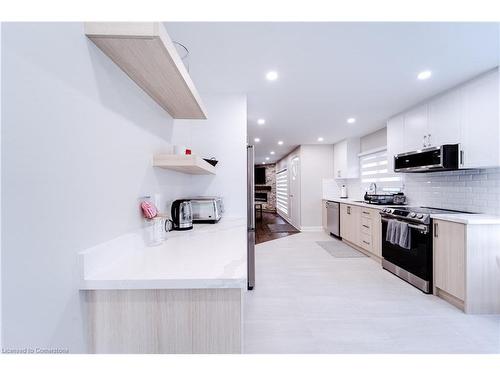 885 Glen Cedar Drive, Peterborough, ON - Indoor Photo Showing Kitchen