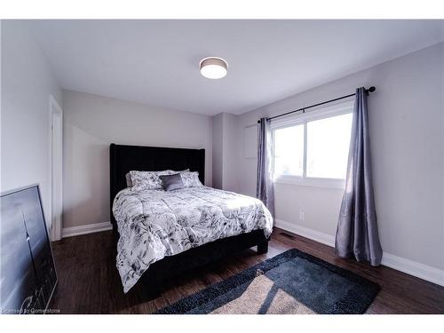 885 Glen Cedar Drive, Peterborough, ON - Indoor Photo Showing Bedroom