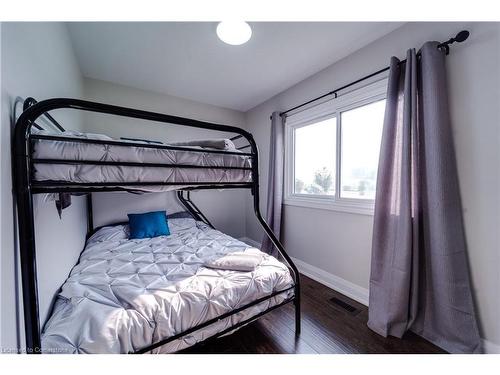 885 Glen Cedar Drive, Peterborough, ON - Indoor Photo Showing Bedroom